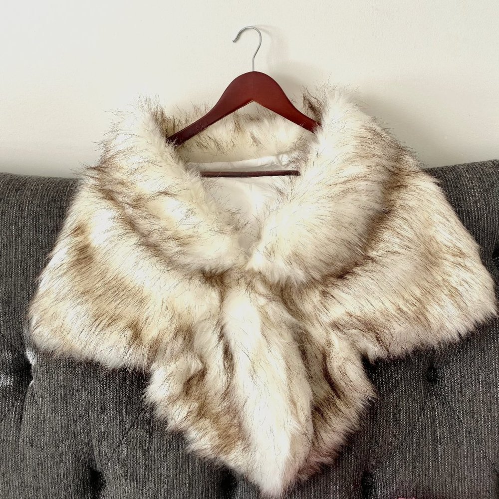 Vita Vela Ivory Faux Fur Shawl